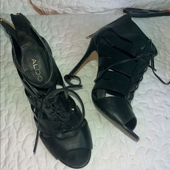 Shoe bundle - Picture 11 of 11